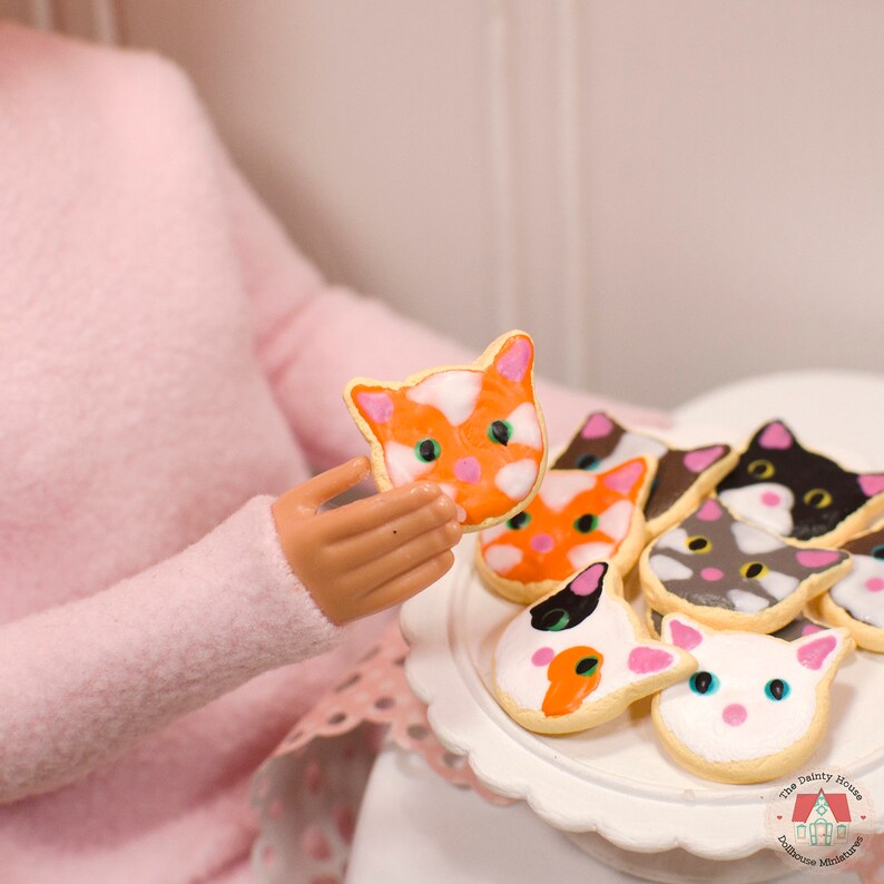 1:6 Miniature Cat Cookies 6pc, Mini Sweets 1/6 Playscale Dollhouse Fake Food image 3