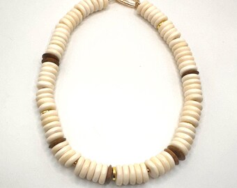 Collar llamativo de cuentas de hueso y madera hecho a mano - Colores neutros de otoño