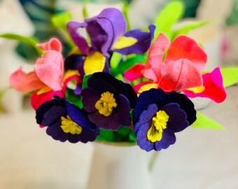 Filz Iris & Violet handgemachte Blumenstrauß mit Weidenzweigen