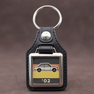 BMW 02 Series Keyring – Leatherette & Chrome