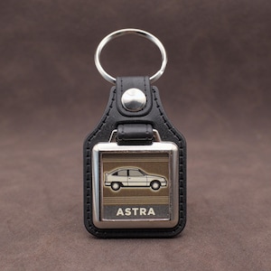Porte-clés pour Opel Astra Mk2 - Porte-clés de voiture rétro classique en similicuir et chrome
