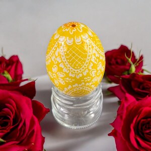Pysanky Egg – Traditionellt graverat kycklingägg, påskdekoration