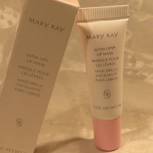Mary Kay Satin Lips Lip Mask Gentle Exfoliation 3-3/8 inches long Get smoother & softer lips Full size 6 Sold InonasCosmetics sold