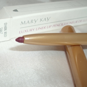 Mary Kay Luxury Lip Liner Pencil DARK RED Waterproof Applies smoothly/evenly Twist-up Wear with lipstick 3 Sold InonasCosmetics sale