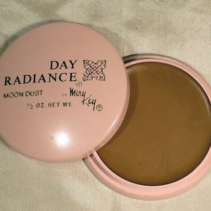 Mary Kay Day Radiance Vintage Moon Dust Cream Foundation 1/2 oz. 2-5/8 inch diameter Hard to find Full size 2 Sold InonasCosmetics sale