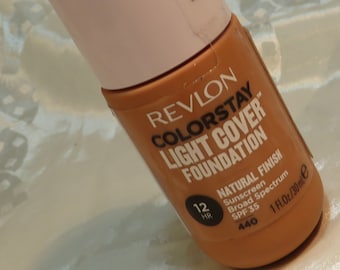 face Foundation Colorstay Light Cover Revlon Natural finish 440--Caramel bronze Sunscreen expired-Reduced Price Full size 1 oz.