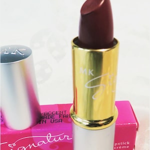 Mary Kay Cinnamon Twist Creme Lipstick Matte shade Creamy formula glides on Lightweight texture Keeps lips moist & supple when worn Sale