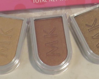 Mary Kay Exclusive Set-Lot of 3 Bronzing Eye Color shadow - Sunlight - Auburn - Mocha shades .27 oz. Total color Instructions on back
