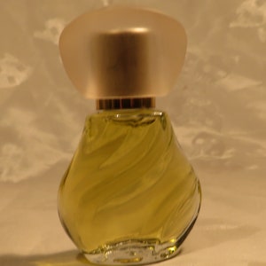 Avon vintage Fragrance Vivage Cologne spray/mist Full size 1.5 oz. beautiful curved bottle design & cap About 75% full-Reduced price