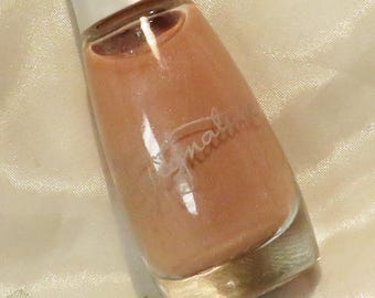 Mary Kay Gorgeous Moonlit Pink shimmer light pink-beige Nail Enamel polish Full size .33 fl oz subtle glimmer effect