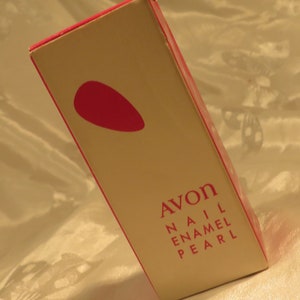 Avon vintage collectible Nail Enamel Pearl Empty Collectors Box 3-5/16 inches tall and 1-7/8 inches wide Novelty