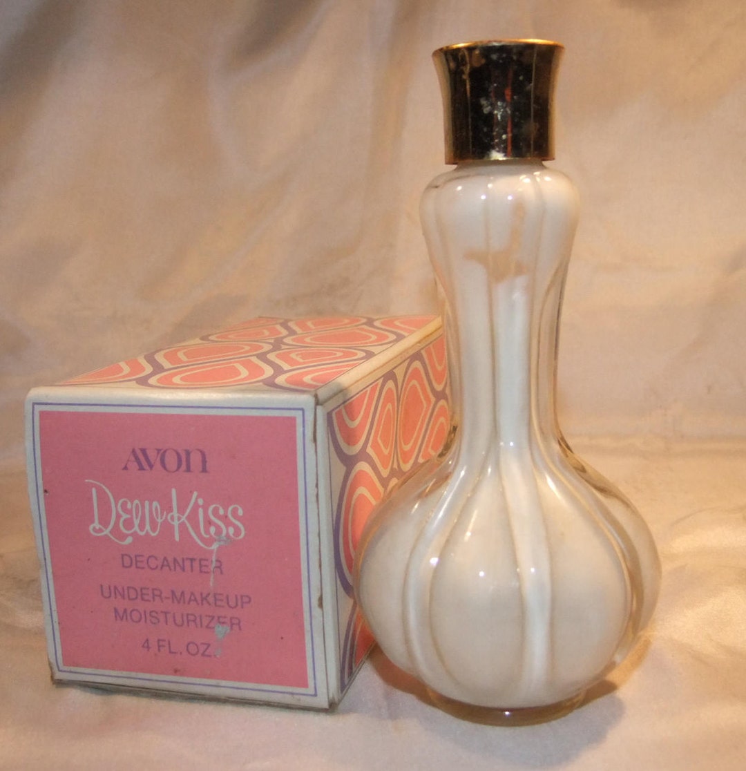 Avon Vintage Classic Dew Kiss Decanter Under Makeup Moisturizer 55/8 Inches Tall Neck of Bottle