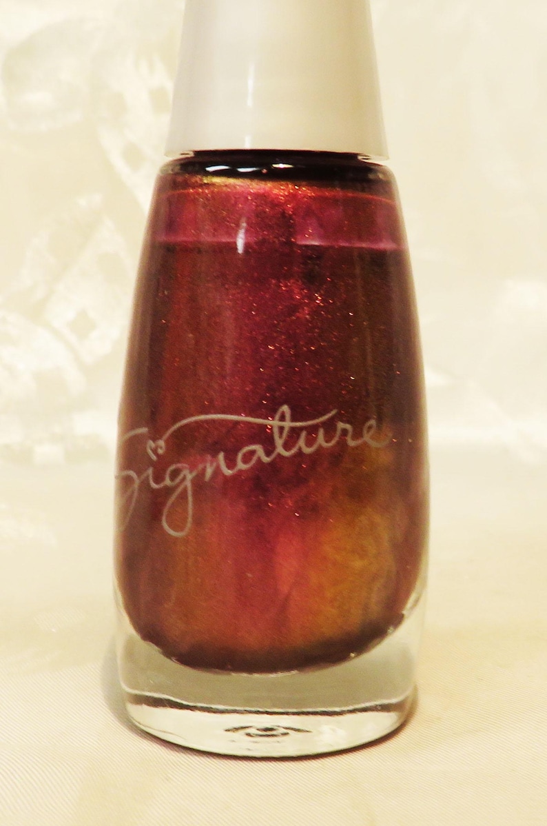 beautiful Iridescent shimmer Nail Enamel polish "Plum Fun" Mary Kay Full size .33 fl. oz. of color Long-wear High gloss finish Hard to find bild 1