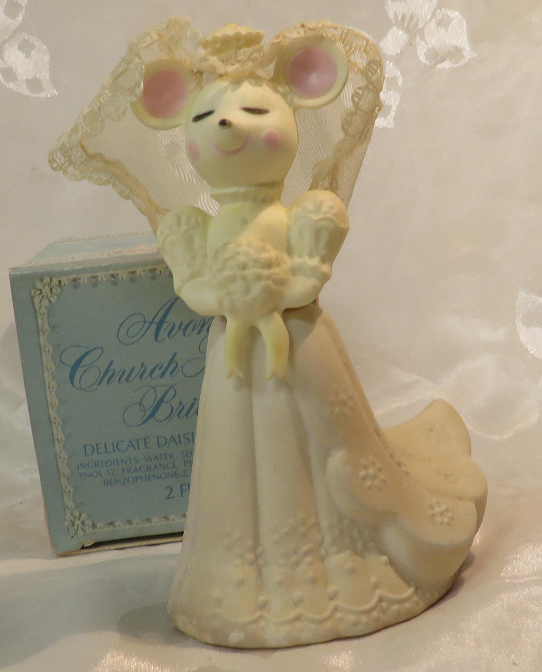 Avon Delicate Daisies Cologne Beautiful exquisite Embossed milk glass painted 2 fl. oz. Unused wedding mouse bride fragrance Hand-Sewn Veil!