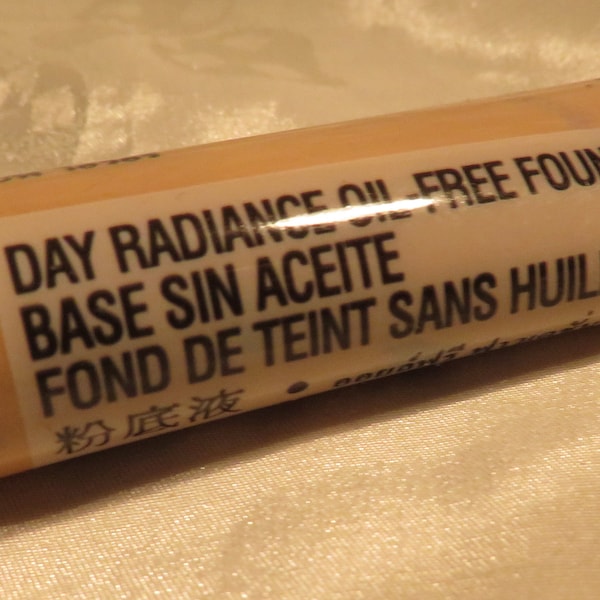 Mary Kay vintage discontinued and hard to find Mary Kay Toasted Beige Oil-Free face Foundation Full .45 fl. oz. Reduces oil breakthrough