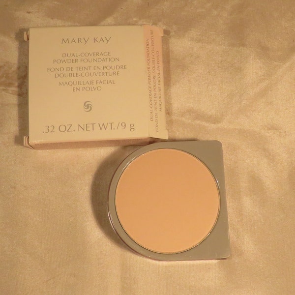 Mary Kay Ivory 104 Dual Coverage Powder face Foundation Use with a damp sponge or dry Full size Shop store sale  InonasCosmetics