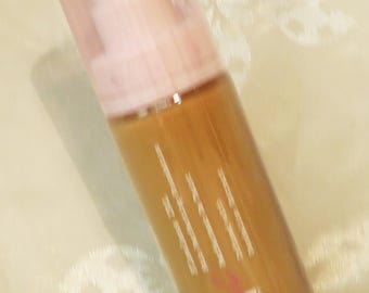 Flawless Skin Perfecting Liquid face Foundation Pump applicator Full sz. 1 oz. Sealed for protection Honey Honey-T4 beige InonasCosmetics