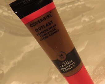 Outlast Extreme Wear Concealer 24 hr. Full coverage 877-Deep Golden a bronze shade Waterproof Blends easily Flawless finish 3-1/2" tall Sale