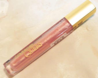Shimmer Soft Premier Pink Q600 Lip Gloss Full sz .12 fl. oz. 4-1/2" long satin gold tone twist-off cap Sealed for protection InonasCosmetics