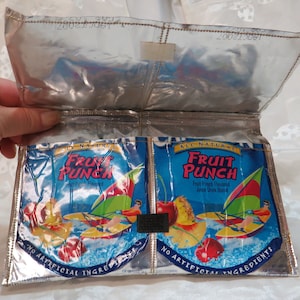 Cartera de mano Capri Sun Vintage Para dinero, tarjetas de crédito, cierre de velcro, 7-1/4" de largo x 4-5/8" de ancho, doble costura. ¡Oferta de tienda! InonasCosméticos