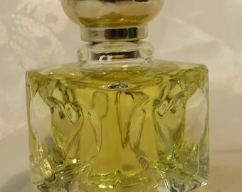 Avon Hearts embossed on bottle cube Gold cap Moonwind Cologne Beautiful 100% full bottle holds .50 fl. oz. fragrance 2-1/8" tall perfume