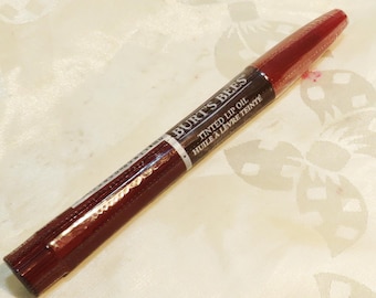 Burts Burt's Bees Tinted Lip Oil 625-Rustling Rose Sealed for hygienic purposes Full size 0.04 oz. 100% Natural Made in USA InonasCosmetics