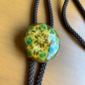 Vintage Ceramic Unisex Bolo Tie Necklace
