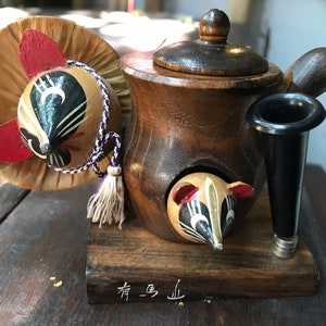 銅製:瓦に夫婦鳩置物