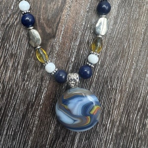 Collier en marbre cuit