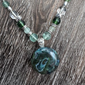 Collier en marbre cuit