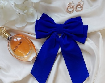 Oversized Velvet Bow Barrette: Women's French Hair Accessory
