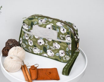 Neilani Bag *~* large ~ project bag / cosmetic bag / flowers / white & green