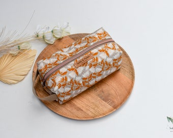 Pina *~* Needle bag / accessory bag / pencil case / flowers / apricot & white