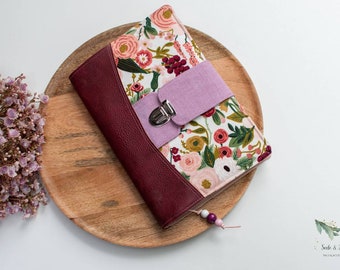 Buchhülle / Hülle für Kalender / Blumen Bouquet/ weiß, rosa & weintot