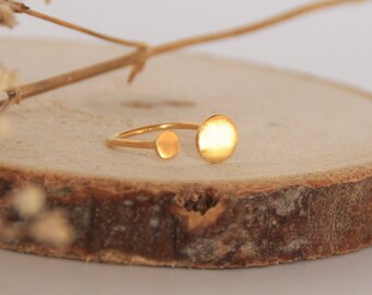 Graphic ring, vermeil, gold plated on silver