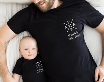 Papa und ich Outfit. Passendes personalisiertes Papa T-Shirt und Baby Bodysuit. Geschenk zum Vatertag. Papa Kind Passende Set. Familien-Outfit.