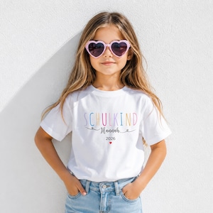 Geschenk Schulanfang 2026, Personalisierbares T-Shirt für Schulkinder mit Namen, Einschulung, erster Schultag