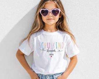 Geschenk Schulanfang 2026, Personalisierbares T-Shirt für Schulkinder mit Namen, Einschulung, erster Schultag