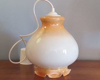 Suspension vintage en opaline blanche et caramel irisé. 1960.