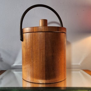 Teak Ice Bucket by Flemming Digsmed for Nissen. Made in Denmark, 1960s.