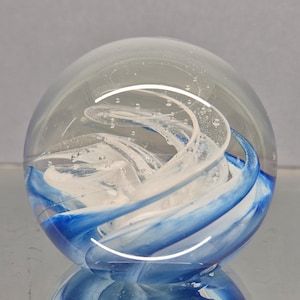 Selkirk Glass paperweight Elegance 1997. Made in Scotland. 7.3 cm.