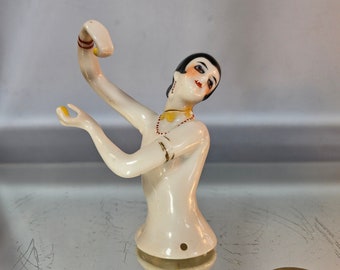 Demi poupée en porcelaine, danseuse de flamenco. Made in Germany. 1930s..