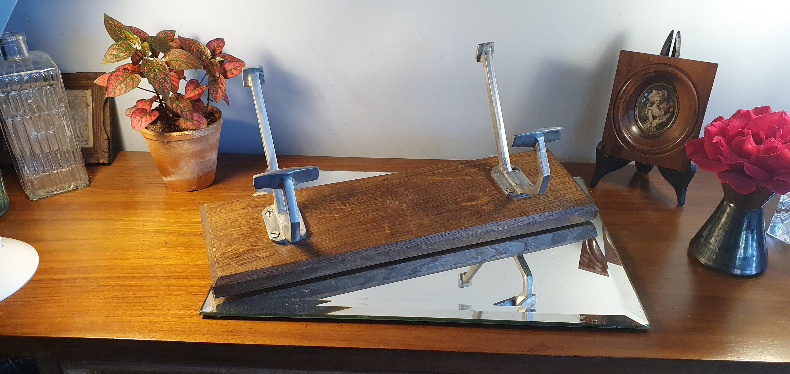 Porte Manteau Vintage en Fonte D Aluminium sur Plateau Bois. Made in France 1940.