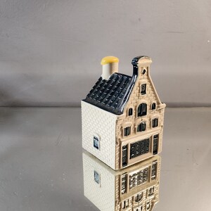 House or building KLM by Bols blue delft. Ceramic miniature from Bols n 66. image 5