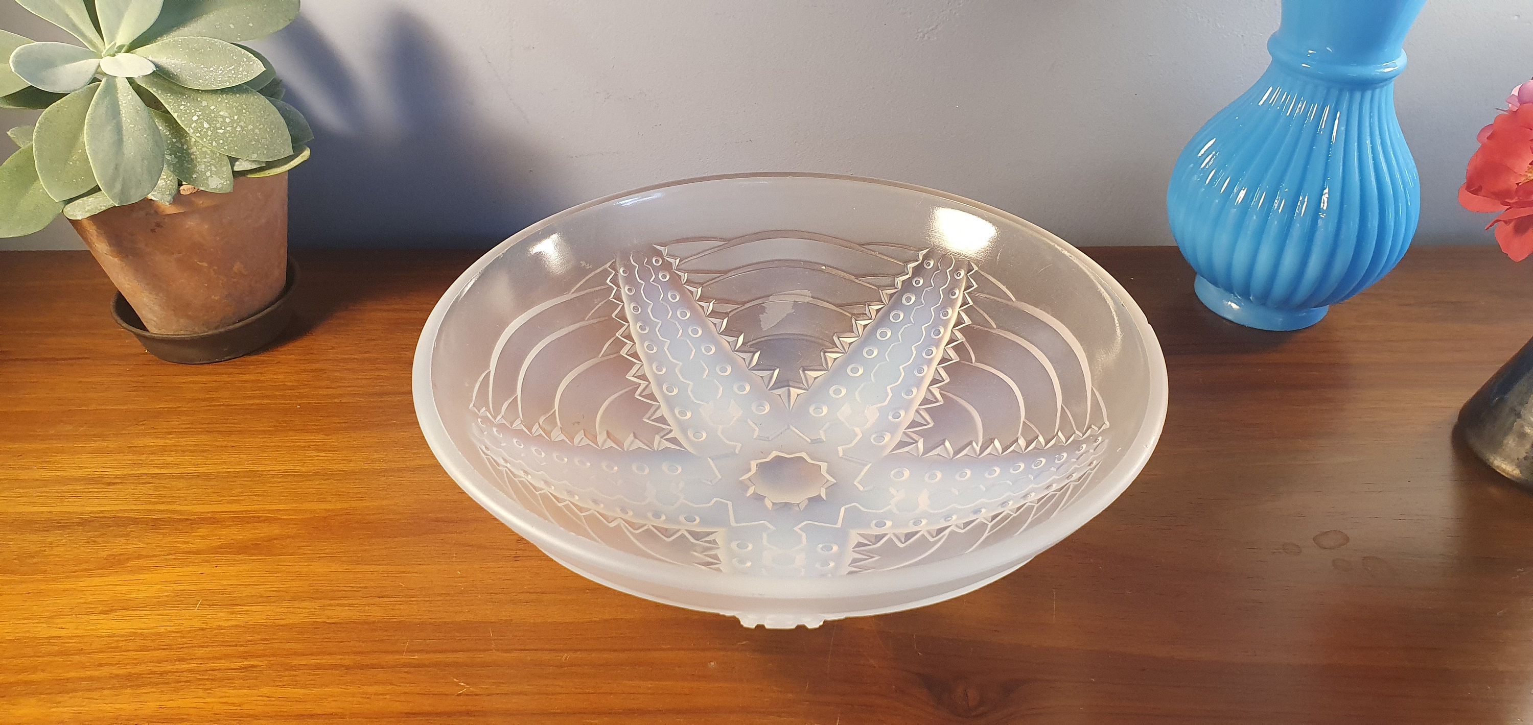 Coupe Art Déco à Décor d'étoile en Verre Opalescent 1920. Coupe ou Vide Poche Vintage.