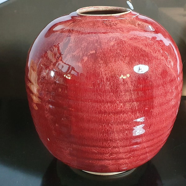 Vase boule céramique sang de bœuf vintage . Made in France 1970.