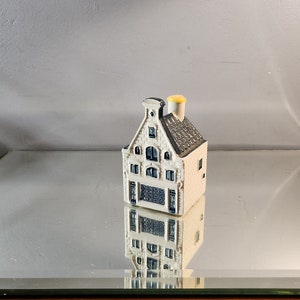 House or building KLM by Bols blue delft. Ceramic miniature from Bols n 66. image 2