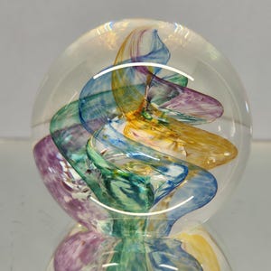 Selkirk Glass paperweight Mascot 1997. Made in Scotland. 7.5 cm.