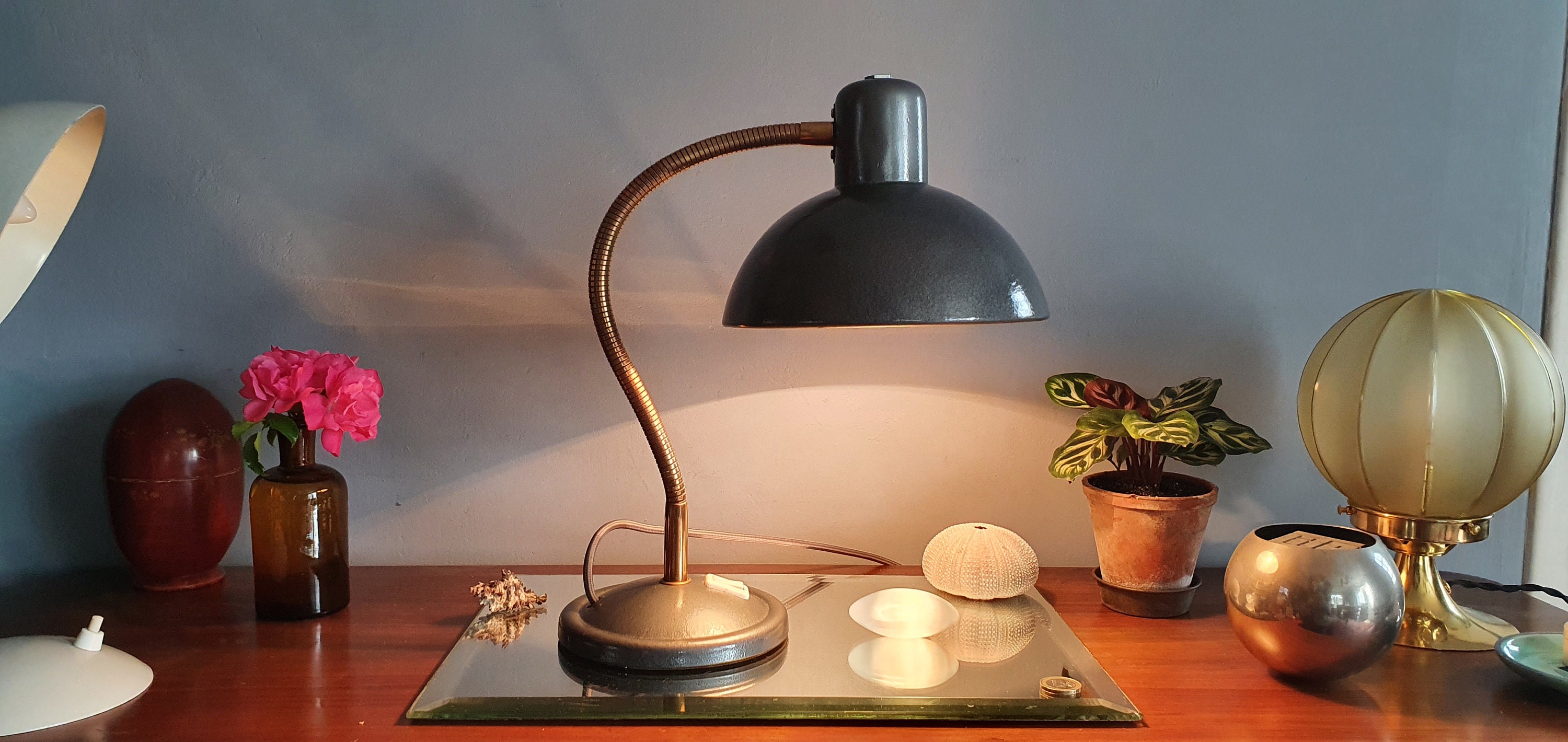 Lampe de Bureau Vintage Gris Martelé et Laiton Doré. 1950/1960.