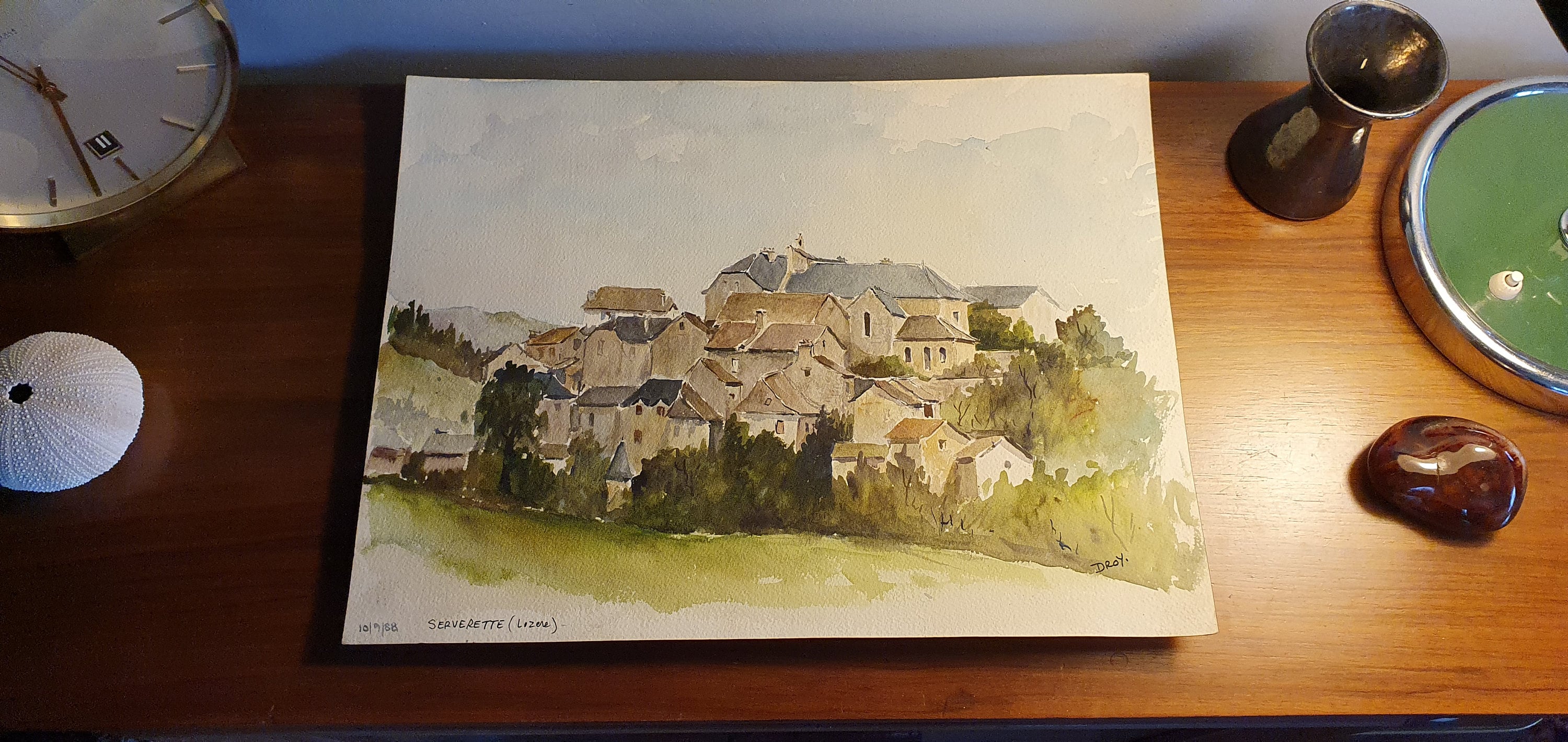 Aquarelle Carte Postale Signée Représentant Un Village de France. Serverette en Lozère. 1988. 31.5 X